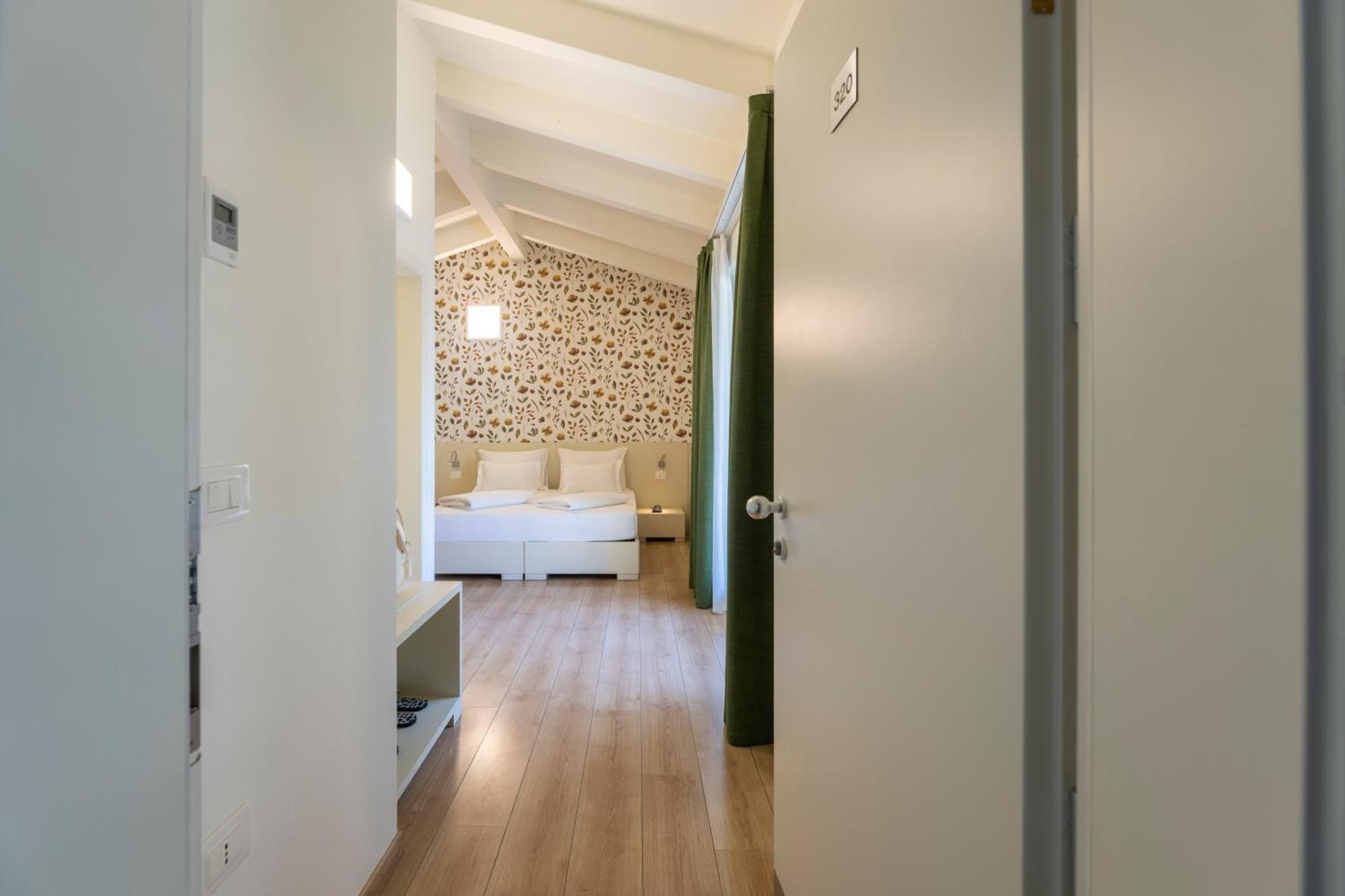 Hi Hotels Torbole - Pool & Spa توربولي المظهر الخارجي الصورة